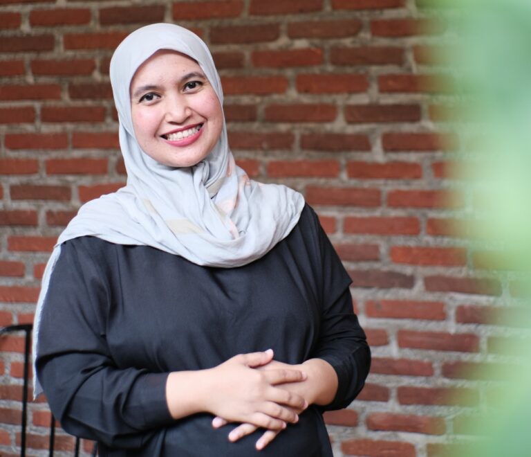 Farhaniza Farhan; Arsitek yang Meniti Sukses di Industri Kosmetik