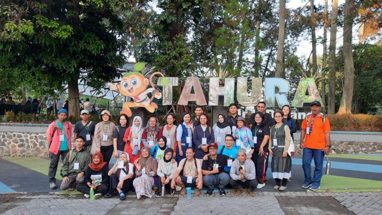Semangat Keberagaman Menjaga Alam: Catatan dari Green Leader 10 Eco Camp