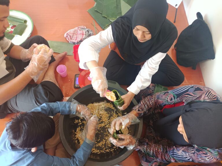 Serunya Belajar Membuat Tempe di Rumoh Pangan Aceh