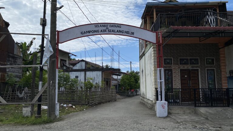 Cerita dari Balik Layar: Perempuan, Internet, dan Pengetahuan Bertahan Menghadapi Banjir Berulang